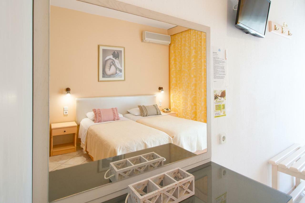 Hotel Rea 梅加利阿莫斯 外观 照片